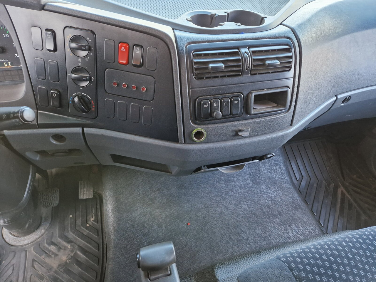 Mercedes-Benz Atego 1218 L 4x2 1218 L 4x2, Fassi Kran F 95A21 5.9m-1.545 kg, - 크레인 트럭 : 사진 4 Mercedes-Benz Atego 1218 L 4x2 1218 L 4x2, Fassi Kran F 95A21 5.9m-1.545 kg, - 크레인 트럭 : 사진 4
