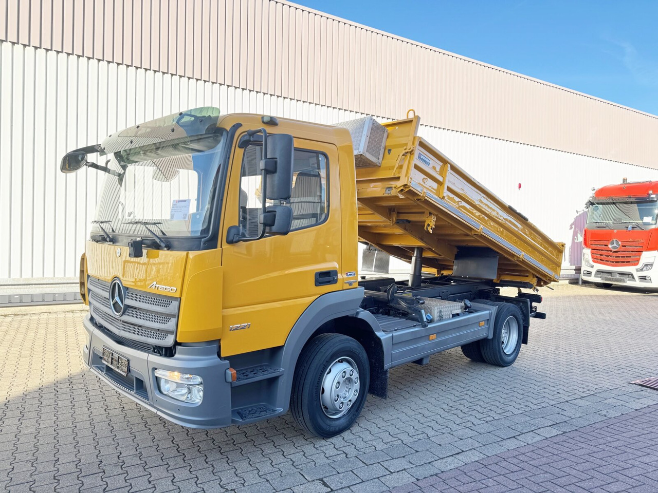 Mercedes-Benz Atego 1221 K 4x2 Atego 1221 K 4x2, 2x AHK - 덤프트럭 : 사진 1 Mercedes-Benz Atego 1221 K 4x2 Atego 1221 K 4x2, 2x AHK - 덤프트럭 : 사진 1
