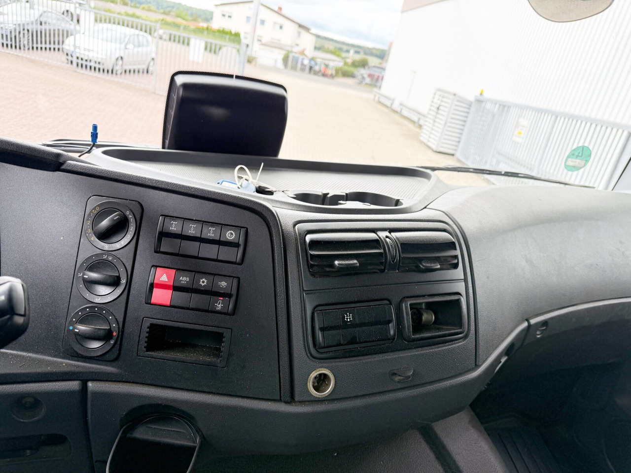 Mercedes-Benz Atego 1530 AK 4x4 Atego 1530 AK 4x4 - 덤프트럭 : 사진 5 Mercedes-Benz Atego 1530 AK 4x4 Atego 1530 AK 4x4 - 덤프트럭 : 사진 5