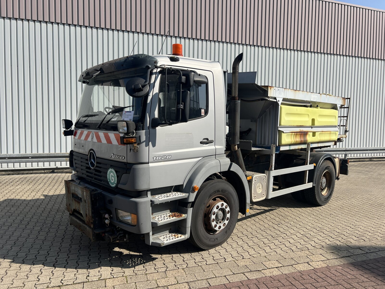 Mercedes-Benz Atego 1828 L 4x2 Atego 1828 L 4x2, Rechtslenker, Winterdienstaustattung - 캡 새시 트럭 : 사진 1 Mercedes-Benz Atego 1828 L 4x2 Atego 1828 L 4x2, Rechtslenker, Winterdienstaustattung - 캡 새시 트럭 : 사진 1