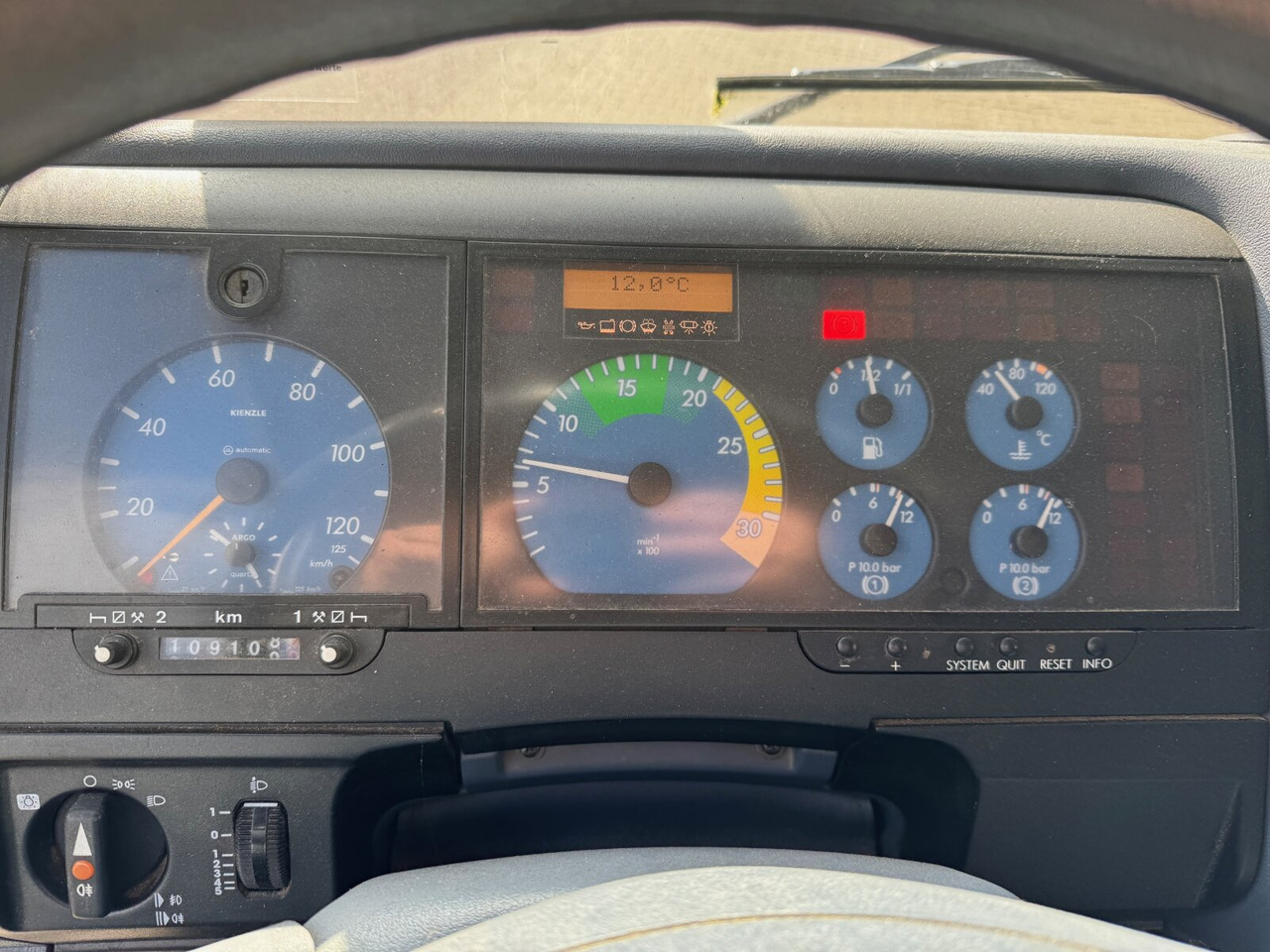 Mercedes-Benz Atego 815 4x2 Atego 815 4x2 - 캡 새시 트럭 : 사진 2 Mercedes-Benz Atego 815 4x2 Atego 815 4x2 - 캡 새시 트럭 : 사진 2