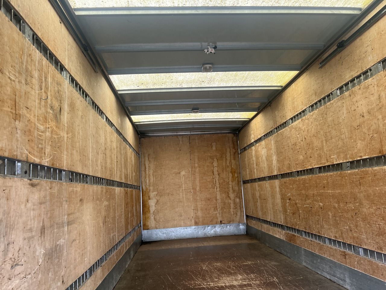 박스 트럭 Mercedes-Benz Atego 815L 4x2 Atego 815L 4x2 : 사진 7