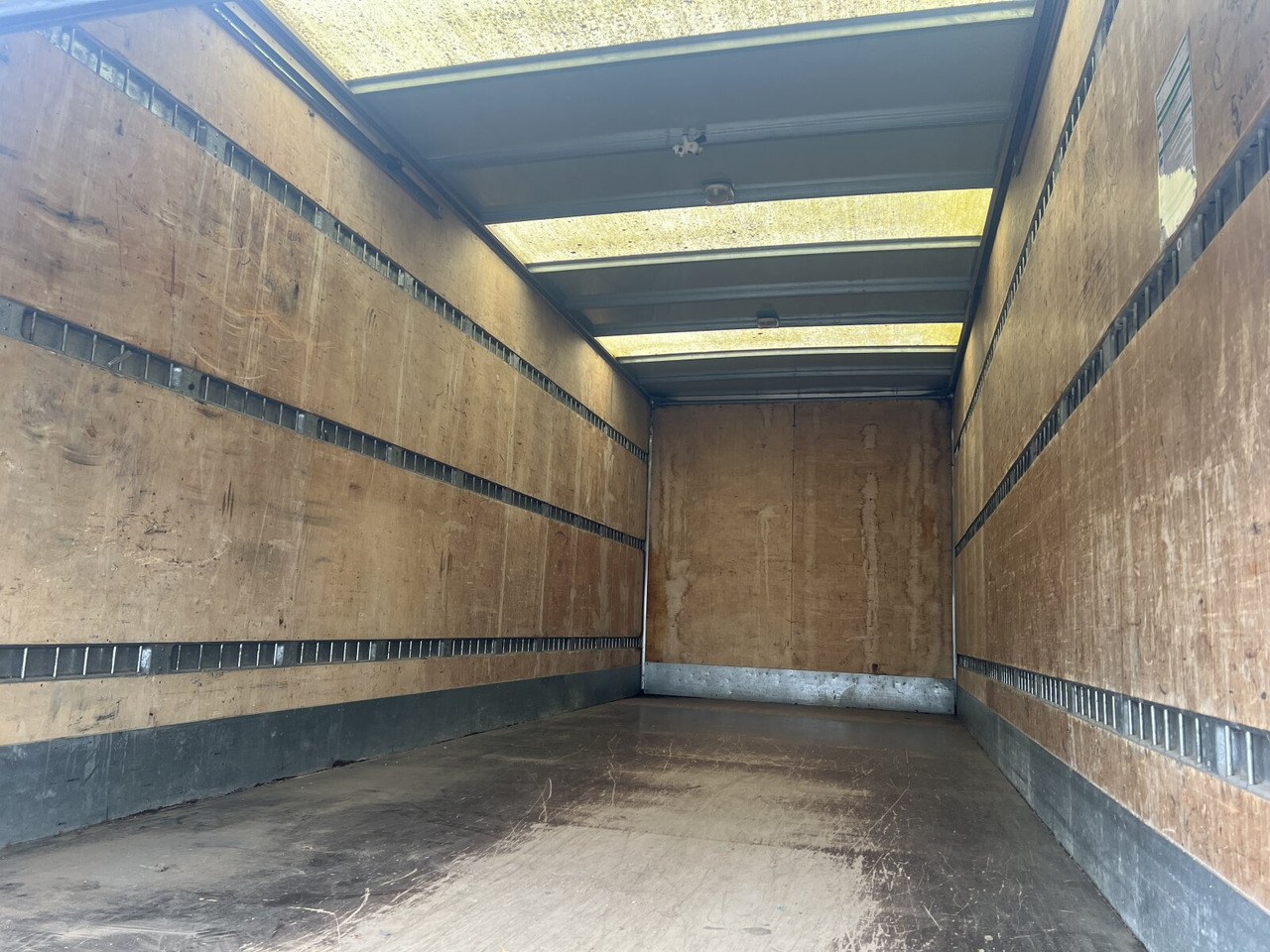 박스 트럭 Mercedes-Benz Atego 815L 4x2 Atego 815L 4x2 : 사진 6