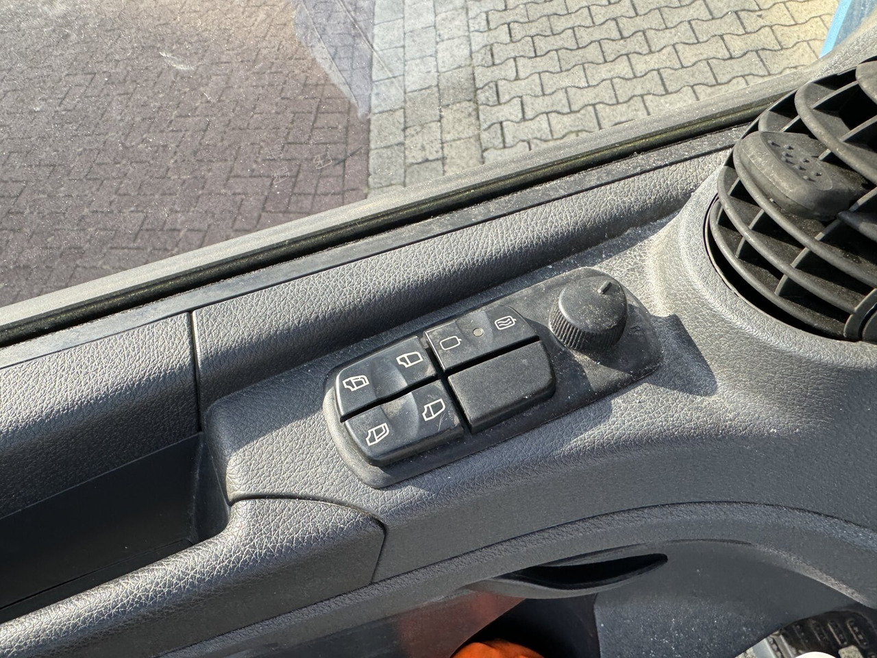 Mercedes-Benz Atego 816 L 4x2 Atego 816 L 4x2, Dautel LBW - 커튼사이더 트럭 : 사진 5 Mercedes-Benz Atego 816 L 4x2 Atego 816 L 4x2, Dautel LBW - 커튼사이더 트럭 : 사진 5