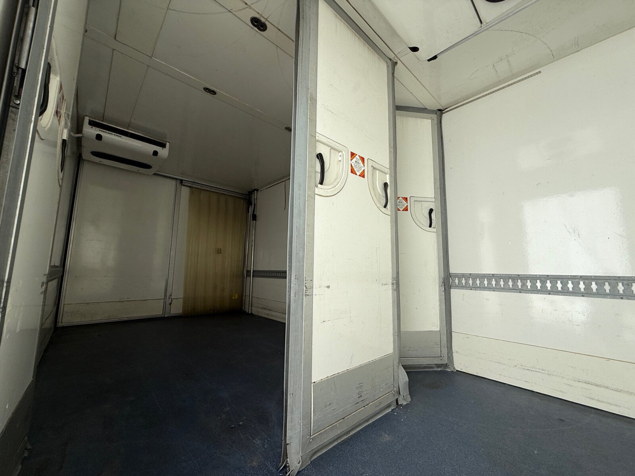 트럭 Mercedes-Benz Atego 816 L 4x2 Atego 816 L 4x2, Kühlkoffer, ThermoKing, Trennwand, LBW MBB : 사진 11