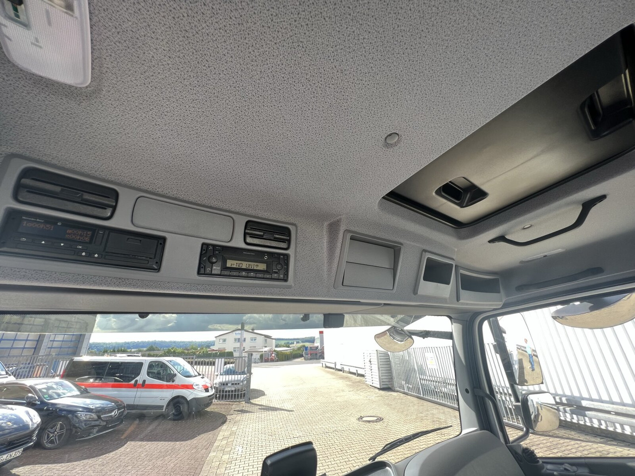 Mercedes-Benz Atego 818/23 K 4x2 Atego 818/23 K 4x2, 2x AHK, 5x VORHANDEN! - 캡 새시 트럭 : 사진 2 Mercedes-Benz Atego 818/23 K 4x2 Atego 818/23 K 4x2, 2x AHK, 5x VORHANDEN! - 캡 새시 트럭 : 사진 2