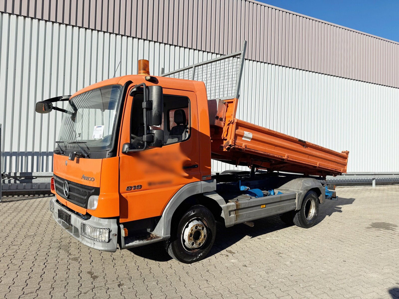 Mercedes-Benz Atego 818 K 4x2 Atego 818 K 4x2, 2x AHK - 덤프트럭 : 사진 1 Mercedes-Benz Atego 818 K 4x2 Atego 818 K 4x2, 2x AHK - 덤프트럭 : 사진 1