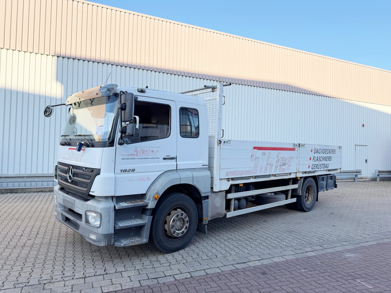 Mercedes-Benz Axor 1829 L 4x2 Axor 1829 L 4x2, 6-Sitzer - 드롭사이드/ 플랫베드 트럭 : 사진 1 Mercedes-Benz Axor 1829 L 4x2 Axor 1829 L 4x2, 6-Sitzer - 드롭사이드/ 플랫베드 트럭 : 사진 1