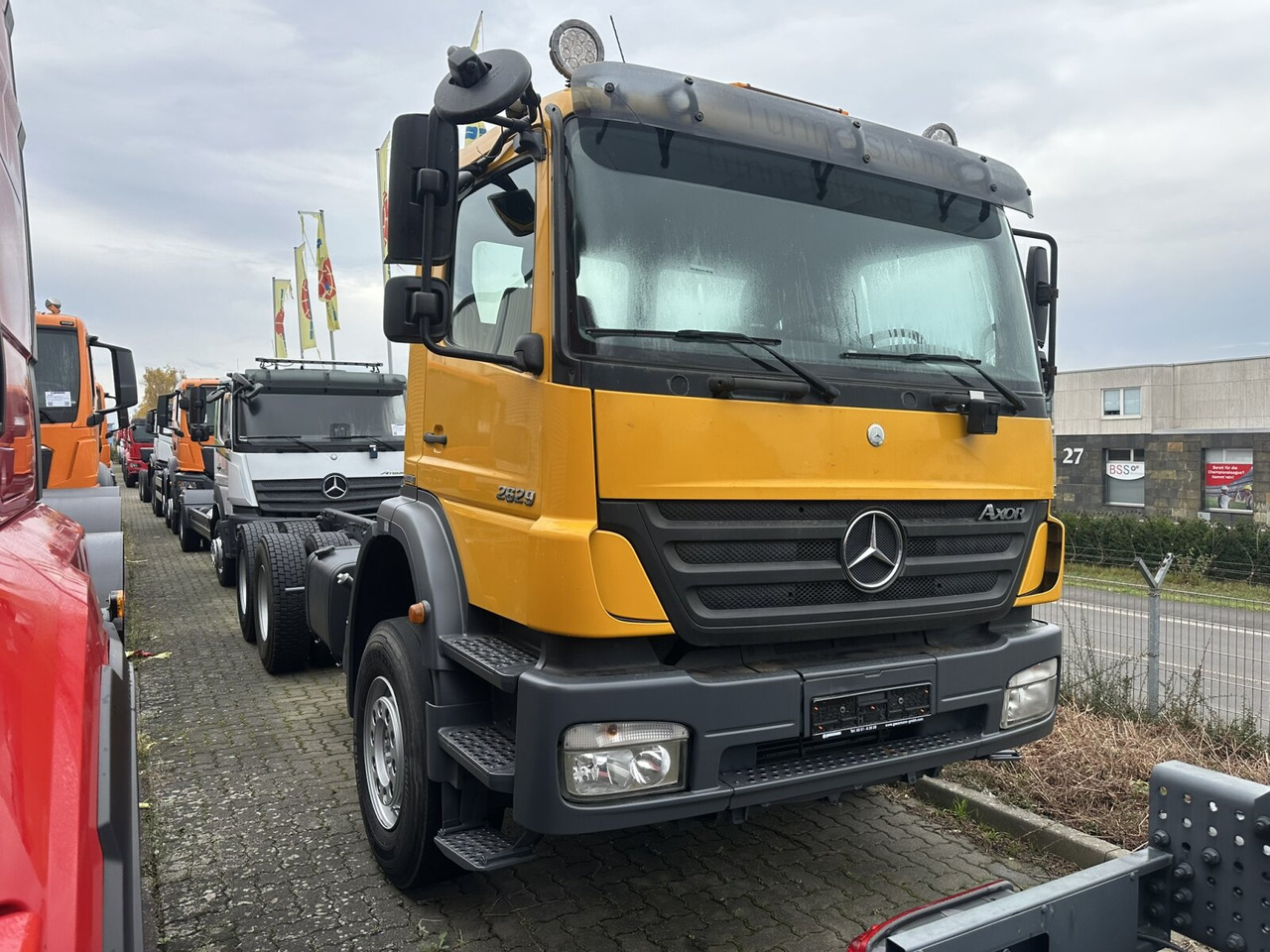 Mercedes-Benz Axor 2629 K 6x4 Axor 2629 K 6x4, PTO, Steel, Manual, 6-Zylinder - 캡 새시 트럭 : 사진 1 Mercedes-Benz Axor 2629 K 6x4 Axor 2629 K 6x4, PTO, Steel, Manual, 6-Zylinder - 캡 새시 트럭 : 사진 1
