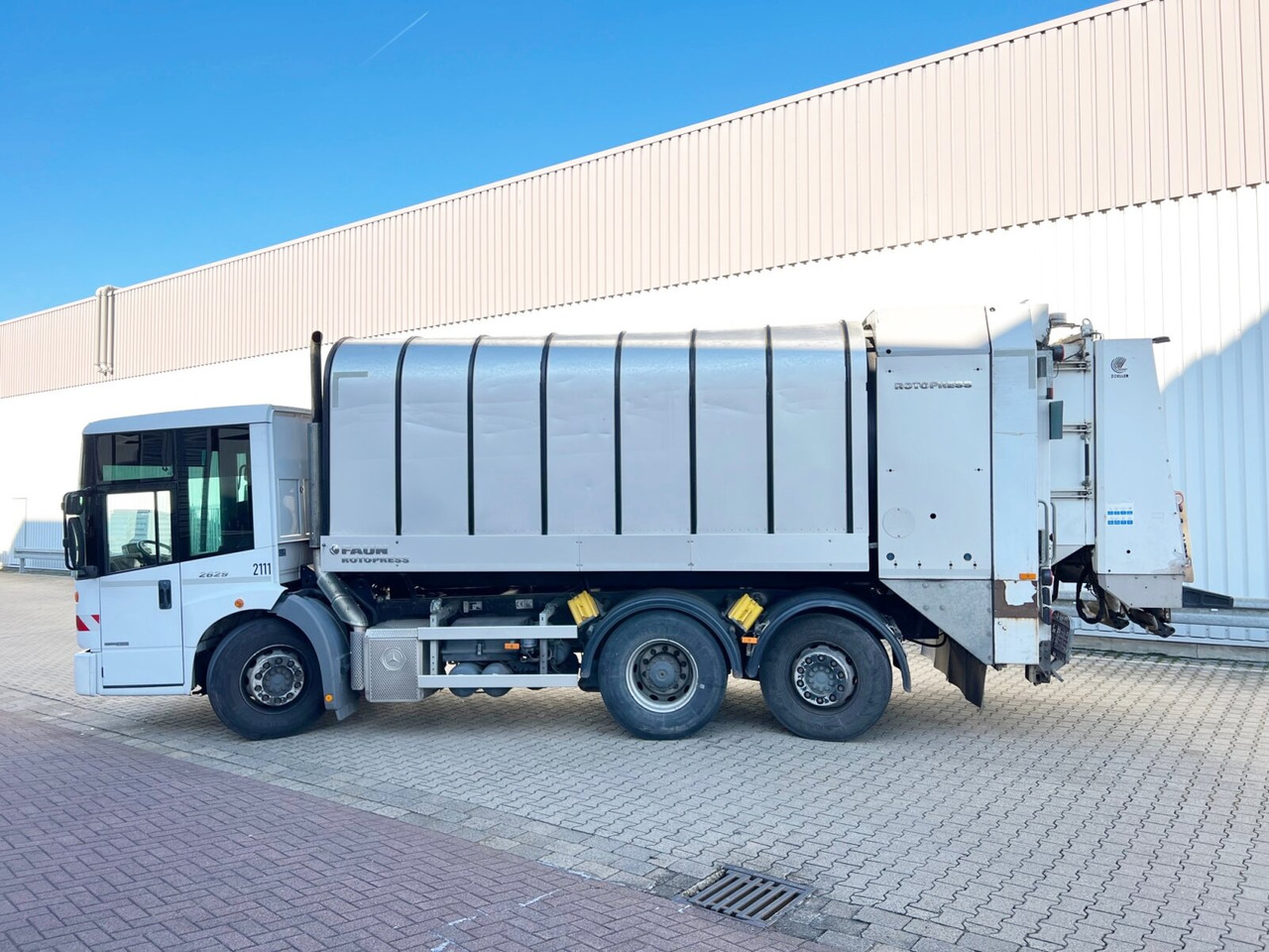 쓰레기차 운반 물 쓰레기 Mercedes-Benz Econic 2629 LL 6x2/4 NLA Econic 2629 LL 6x2/4 NLA, EEV, Lenkachse, FAUN Rotopress 520 L, Zöller-Schüttung : 사진 15