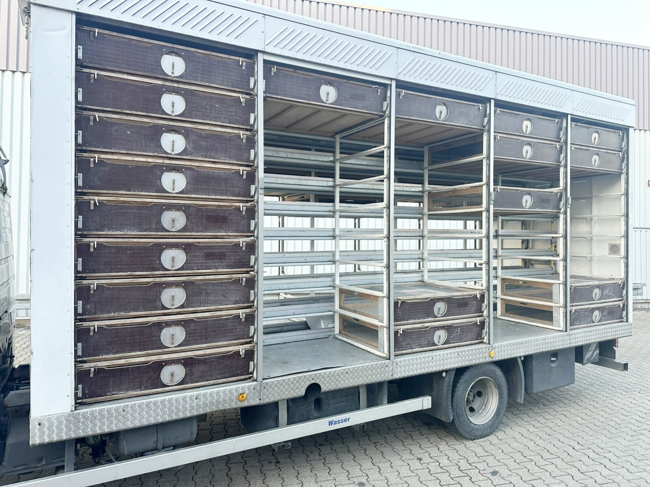 Mercedes-Benz LK 817 4x2 LK 817 4x2, Taubentransporter - 박스 트럭 : 사진 4 Mercedes-Benz LK 817 4x2 LK 817 4x2, Taubentransporter - 박스 트럭 : 사진 4