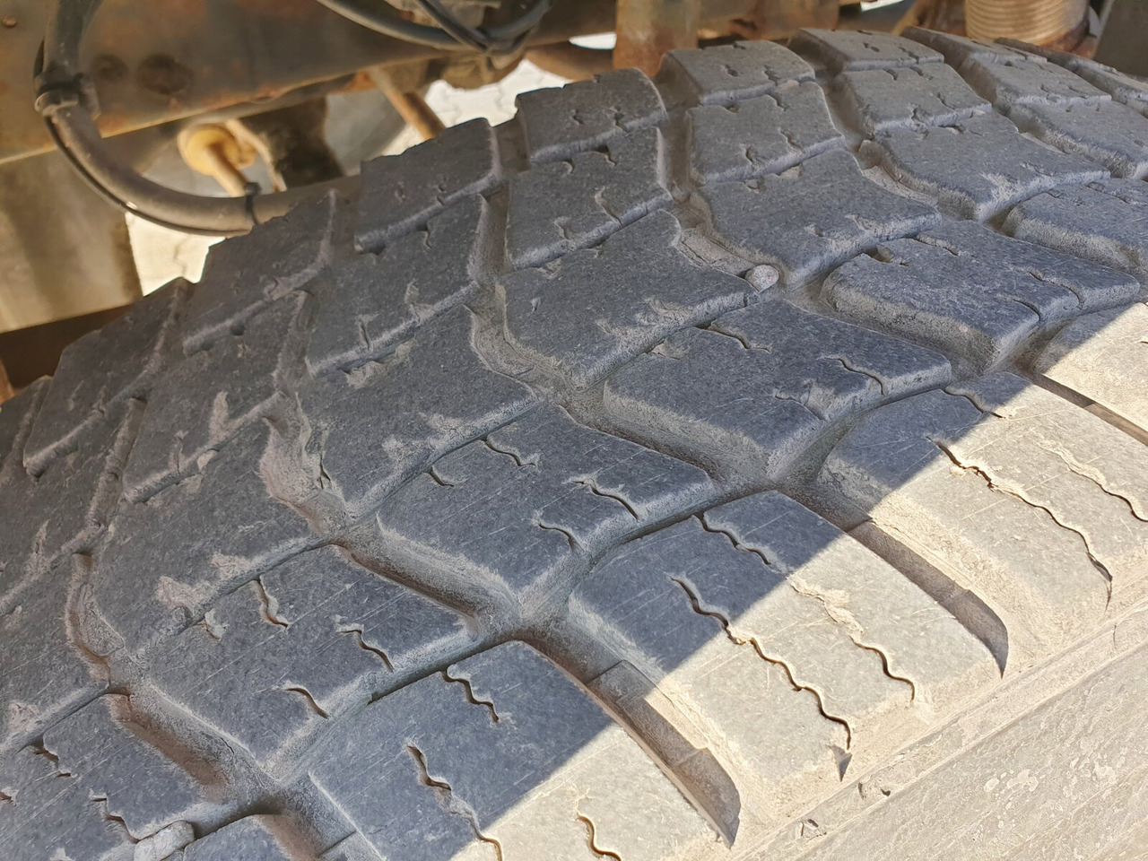 캡 새시 트럭 Mercedes-Benz SK II 25/2638 K 6x4 SK II 25/2638 K 6x4, V8, Retarder, 2x Nebenantrieb : 사진 14 캡 새시 트럭 Mercedes-Benz SK II 25/2638 K 6x4 SK II 25/2638 K 6x4, V8, Retarder, 2x Nebenantrieb : 사진 14