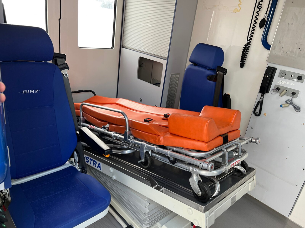 Mercedes-Benz Sprinter 313 CDI 4x2 Sprinter 313 CDI 4x2, Rettungswagen - 구급차 : 사진 3 Mercedes-Benz Sprinter 313 CDI 4x2 Sprinter 313 CDI 4x2, Rettungswagen - 구급차 : 사진 3