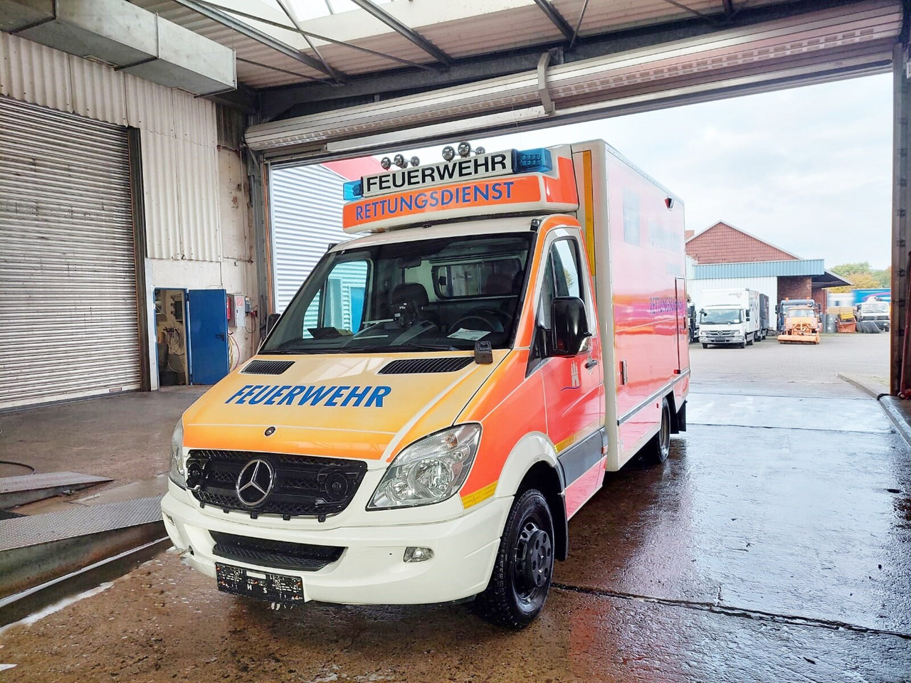 Mercedes-Benz Sprinter 516 CDI 4x2 Sprinter 516 CDI 4x2, Rettungswagen, Retarder - 소방차 : 사진 2 Mercedes-Benz Sprinter 516 CDI 4x2 Sprinter 516 CDI 4x2, Rettungswagen, Retarder - 소방차 : 사진 2