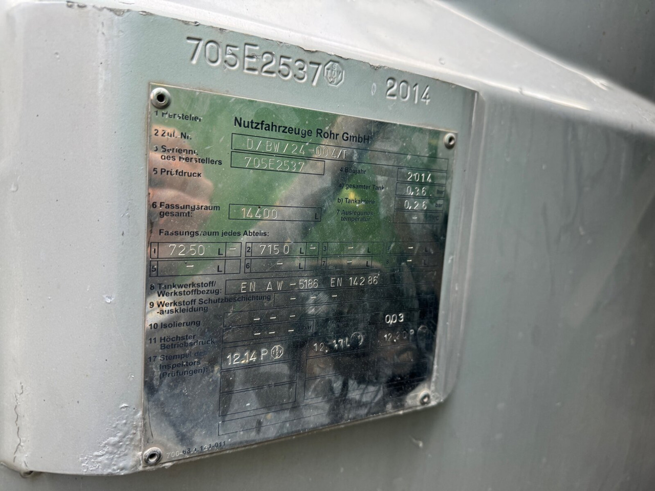 R450 4x2 R450 4x2, Retarder, ADR, Rohr Tank, ca. 14400l - 유조트럭 : 사진 5 R450 4x2 R450 4x2, Retarder, ADR, Rohr Tank, ca. 14400l - 유조트럭 : 사진 5