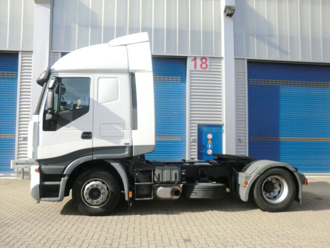 Stralis 440S45T/P 4x2 Stralis 440S45T/P 4x2 - 트랙터 유닛 : 사진 3 Stralis 440S45T/P 4x2 Stralis 440S45T/P 4x2 - 트랙터 유닛 : 사진 3