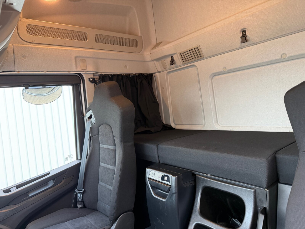 신규 트랙터 유닛 T-Way AT410T51/58 8x4 T-Way AT410T51/58 8x4, Retarder, Nebenantrieb, 4x VORHANDEN! : 사진 6 신규 트랙터 유닛 T-Way AT410T51/58 8x4 T-Way AT410T51/58 8x4, Retarder, Nebenantrieb, 4x VORHANDEN! : 사진 6