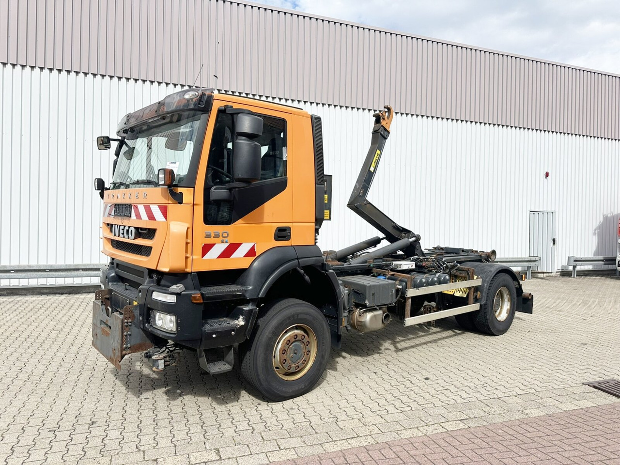 Trakker AD190T33WP 4x4 Trakker AD190T33WP 4x4, Winterdienstausstattung - 후크 리프트 트럭 : 사진 1 Trakker AD190T33WP 4x4 Trakker AD190T33WP 4x4, Winterdienstausstattung - 후크 리프트 트럭 : 사진 1