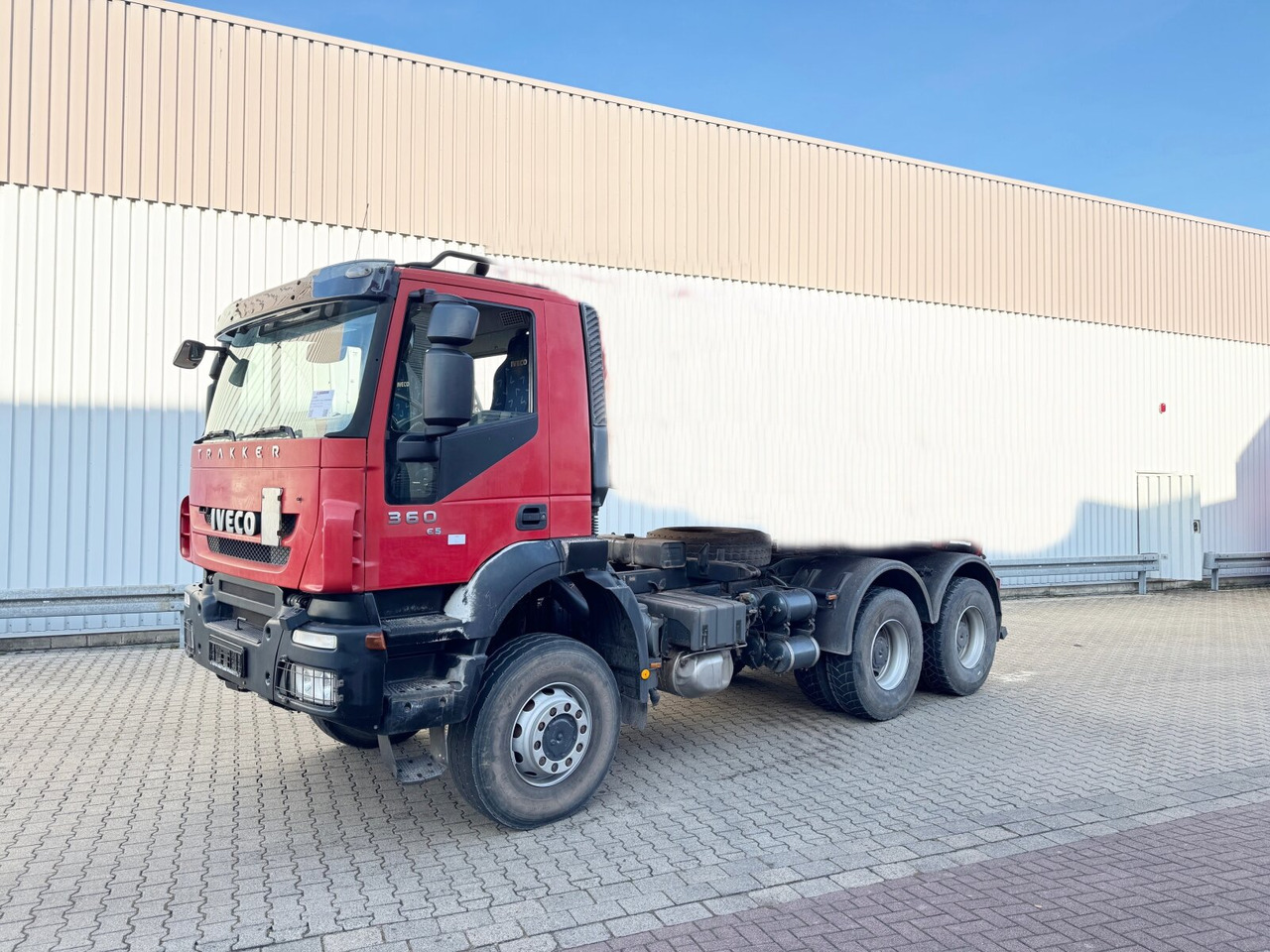 Trakker AD260T36W 6x6 Trakker AD260T36W 6x6 - 캡 새시 트럭 : 사진 1 Trakker AD260T36W 6x6 Trakker AD260T36W 6x6 - 캡 새시 트럭 : 사진 1