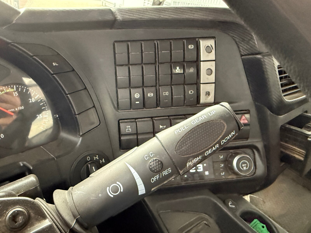 Trakker AD260T45 6x4 Trakker AD260T45 6x4, Bordmatik - 덤프트럭 : 사진 4 Trakker AD260T45 6x4 Trakker AD260T45 6x4, Bordmatik - 덤프트럭 : 사진 4