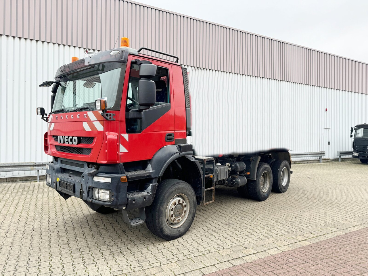 Trakker AD260T45W 6x6 Trakker AD260T45W 6x6 - 캡 새시 트럭 : 사진 1 Trakker AD260T45W 6x6 Trakker AD260T45W 6x6 - 캡 새시 트럭 : 사진 1