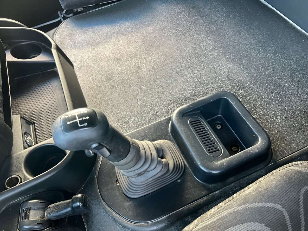 Trakker AD410T50 8x4 Trakker AD410T50 8x4, Stahlmulde ca. 16m³, hydr. Heckklappe - 덤프트럭 : 사진 5 Trakker AD410T50 8x4 Trakker AD410T50 8x4, Stahlmulde ca. 16m³, hydr. Heckklappe - 덤프트럭 : 사진 5