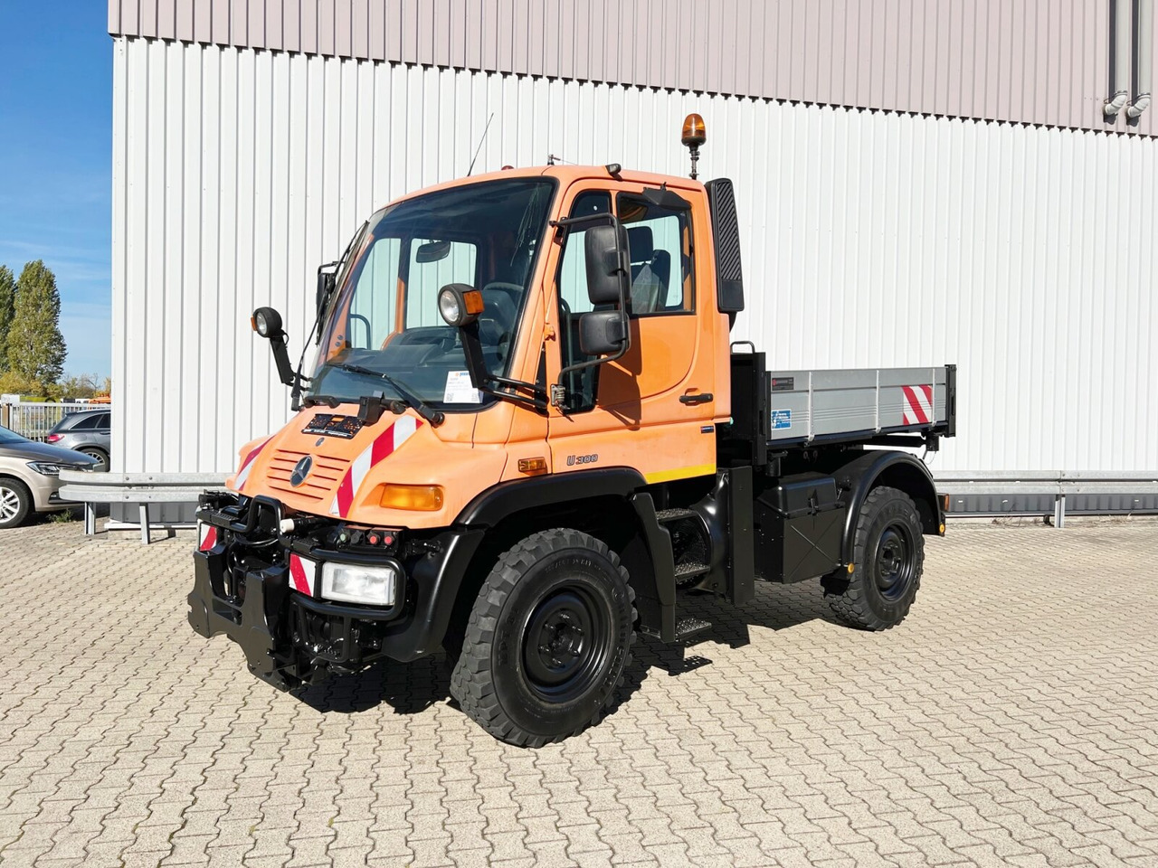 Unimog U 300 4x4 U 300 4x4, Kipper, Kommunalhydraulik, VarioPilot, Zapfwelle - 덤프트럭, 지자체/ 특수 차량 : 사진 1 Unimog U 300 4x4 U 300 4x4, Kipper, Kommunalhydraulik, VarioPilot, Zapfwelle - 덤프트럭, 지자체/ 특수 차량 : 사진 1