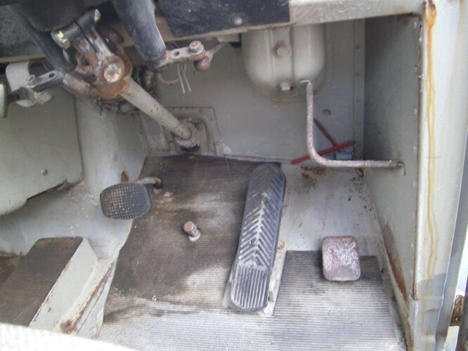 V5 4x2 Saurer V5 4x2 - 덤프트럭 : 사진 5 V5 4x2 Saurer V5 4x2 - 덤프트럭 : 사진 5