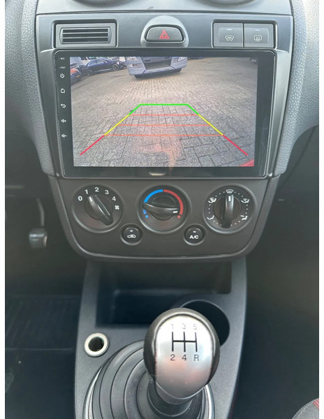 해치백 Ford Fiesta TDCi 1.4 + AIRCO + CARPLAY + REAR CAMERA + 194.511 KM : 사진 10
