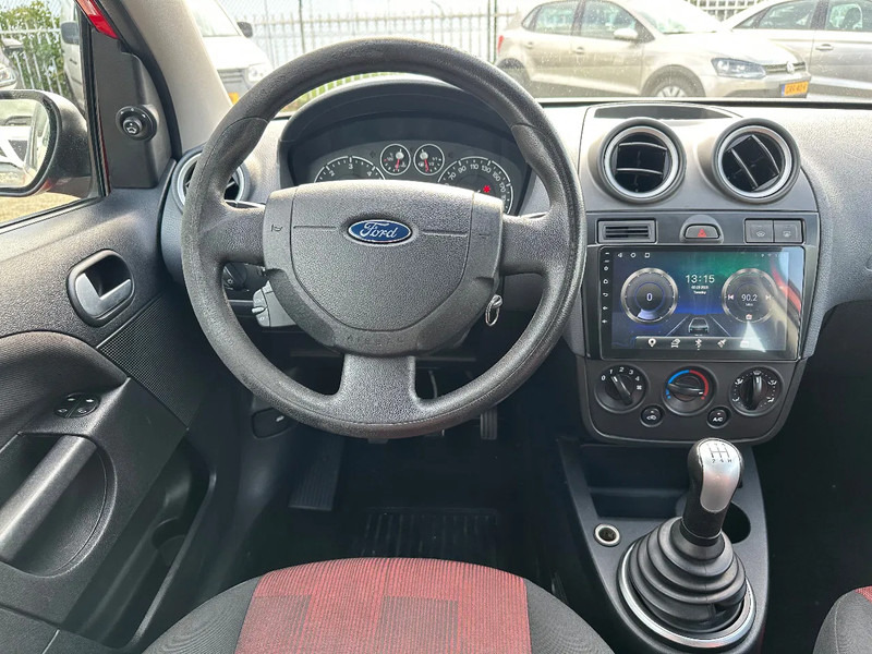 해치백 Ford Fiesta TDCi 1.4 + AIRCO + CARPLAY + REAR CAMERA + 194.511 KM : 사진 8