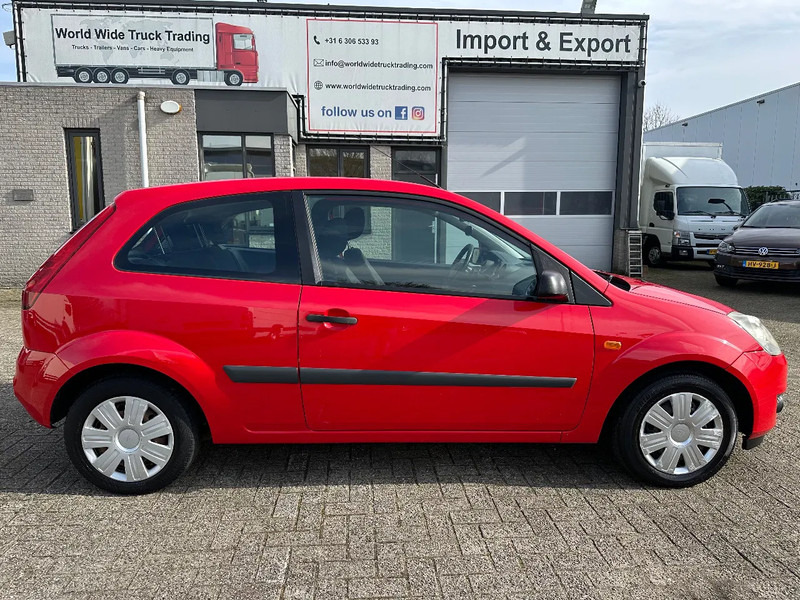 해치백 Ford Fiesta TDCi 1.4 + AIRCO + CARPLAY + REAR CAMERA + 194.511 KM : 사진 6