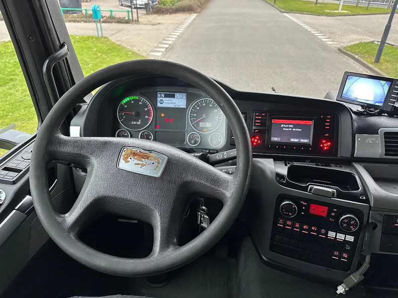 Interior photo 2: 냉동탑차 MAN TGS 18.360 TGS 18 360 + FRIGOBLOCK FK25 MULTITEMP + LIFT / LADEBORDWAND 2000 KG + EURO 6 + AIRCO