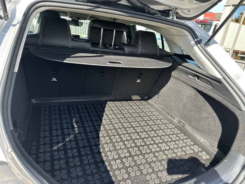 Mercedes-Benz CLA-Klasse 200 D - SHOOTING BRAKE + STANDKLIMA + NAVI - 차량 : 사진 4 Mercedes-Benz CLA-Klasse 200 D - SHOOTING BRAKE + STANDKLIMA + NAVI - 차량 : 사진 4