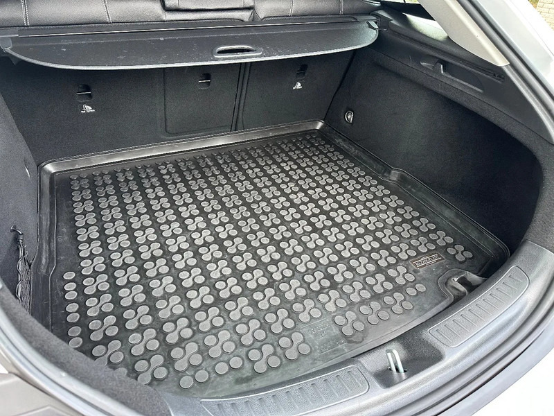 Mercedes-Benz CLA-Klasse 200 D - SHOOTING BRAKE + SUNROOF + NAVI - 차량 : 사진 4 Mercedes-Benz CLA-Klasse 200 D - SHOOTING BRAKE + SUNROOF + NAVI - 차량 : 사진 4