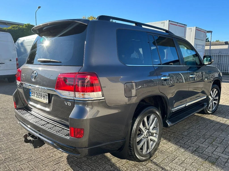 Toyota Land Cruiser V8 LAND CRUISER 200 V8 + CAMERA 360 + FRIDGE + DIESEL + ONLY EXPORT - SUV : 사진 5 Toyota Land Cruiser V8 LAND CRUISER 200 V8 + CAMERA 360 + FRIDGE + DIESEL + ONLY EXPORT - SUV : 사진 5