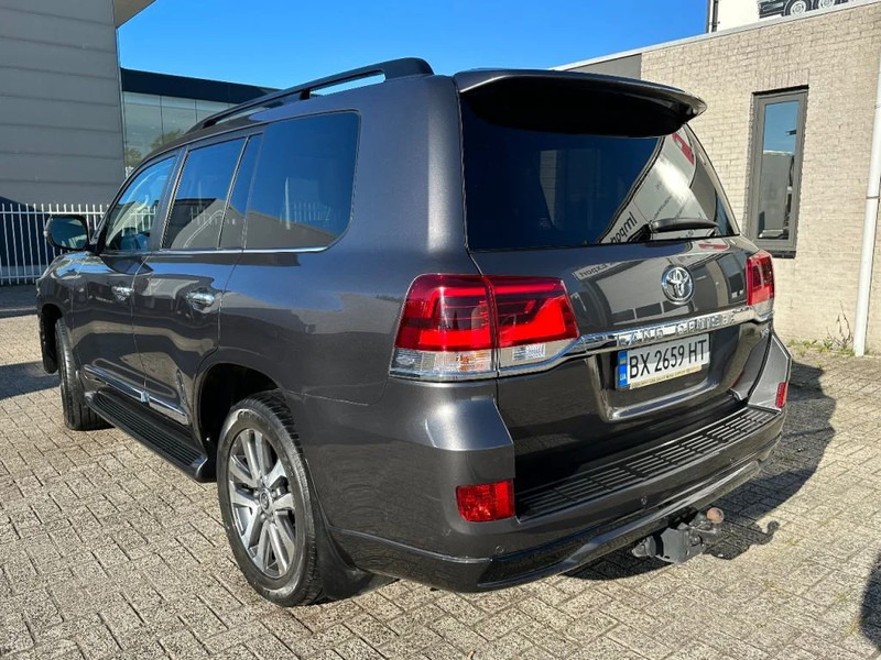 Toyota Land Cruiser V8 LAND CRUISER 200 V8 + CAMERA 360 + FRIDGE + DIESEL + ONLY EXPORT - SUV : 사진 3 Toyota Land Cruiser V8 LAND CRUISER 200 V8 + CAMERA 360 + FRIDGE + DIESEL + ONLY EXPORT - SUV : 사진 3