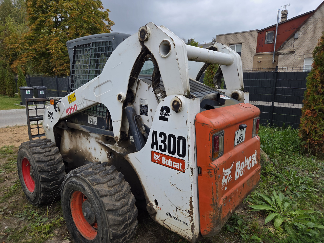 BOBCAT A300 - 스키드 스티어 로더 : 사진 3 BOBCAT A300 - 스키드 스티어 로더 : 사진 3