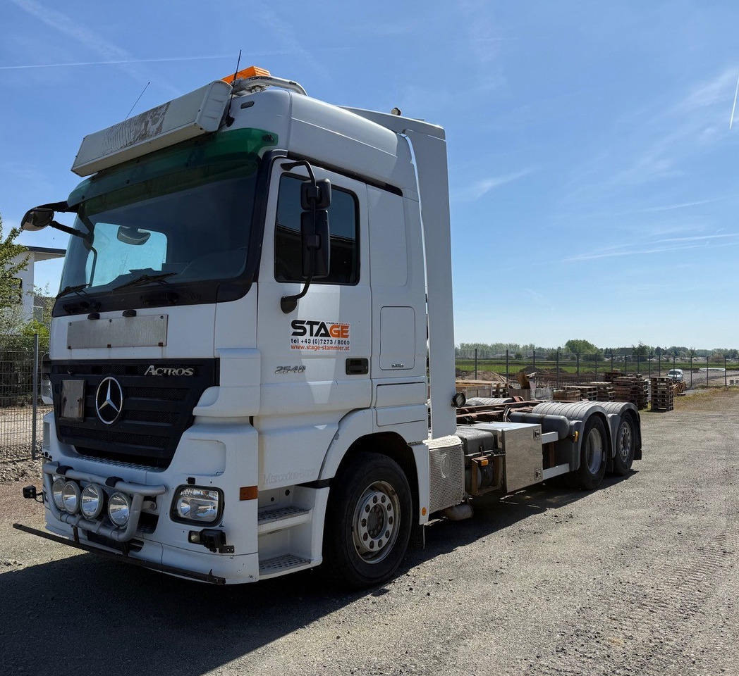 MERCEDES-BENZ Actros 2548L - 캡 새시 트럭 : 사진 2 MERCEDES-BENZ Actros 2548L - 캡 새시 트럭 : 사진 2