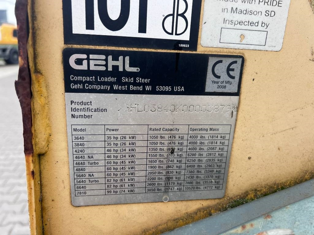 Gehl 3840 E - 스키드 스티어 로더 : 사진 5 Gehl 3840 E - 스키드 스티어 로더 : 사진 5
