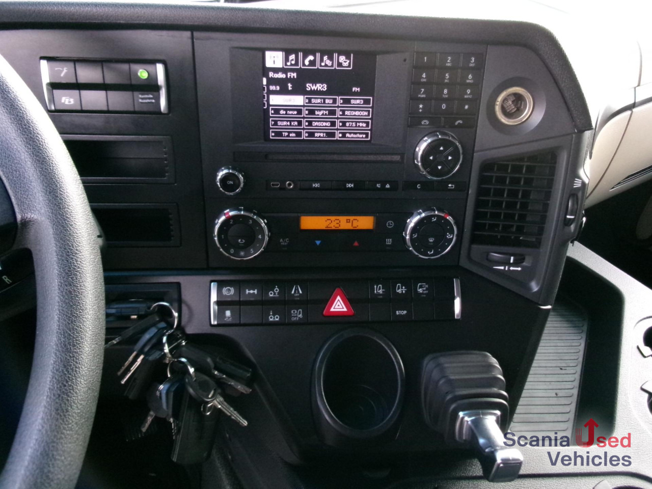 MERCEDES-BENZ MB Actros 2533L Volumen - 커튼사이더 트럭 : 사진 2 MERCEDES-BENZ MB Actros 2533L Volumen - 커튼사이더 트럭 : 사진 2