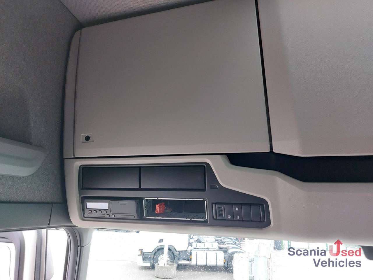 SCANIA R 460 A4x2NA 2 Kreis Hydraulik Navi Standklima Ret - 트랙터 유닛 : 사진 3 SCANIA R 460 A4x2NA 2 Kreis Hydraulik Navi Standklima Ret - 트랙터 유닛 : 사진 3