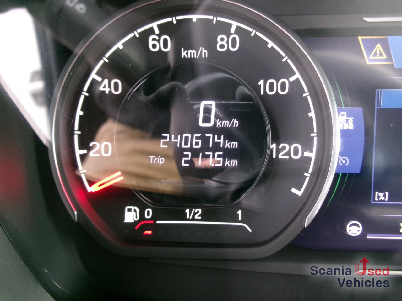 SCANIA R 460 A4x2NA SUPER NAVI Standklima DAB - 트랙터 유닛 : 사진 3 SCANIA R 460 A4x2NA SUPER NAVI Standklima DAB - 트랙터 유닛 : 사진 3