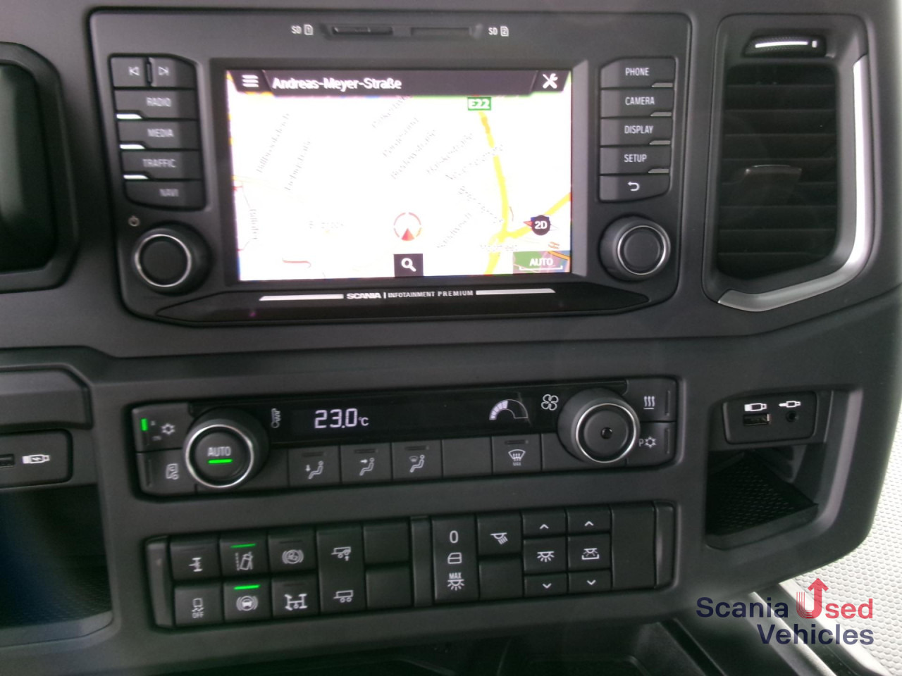 SCANIA R 460 A4x2NA SUPER NAVI Standklima DAB - 트랙터 유닛 : 사진 4 SCANIA R 460 A4x2NA SUPER NAVI Standklima DAB - 트랙터 유닛 : 사진 4