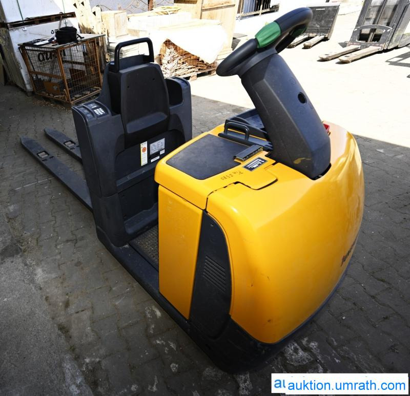 Kommissionierer Jungheinrich ECE 225 mit 72 Betriebsstunden Hubwagen Ameise Elektrohubwagen - 오더 피커 : 사진 1 Kommissionierer Jungheinrich ECE 225 mit 72 Betriebsstunden Hubwagen Ameise Elektrohubwagen - 오더 피커 : 사진 1
