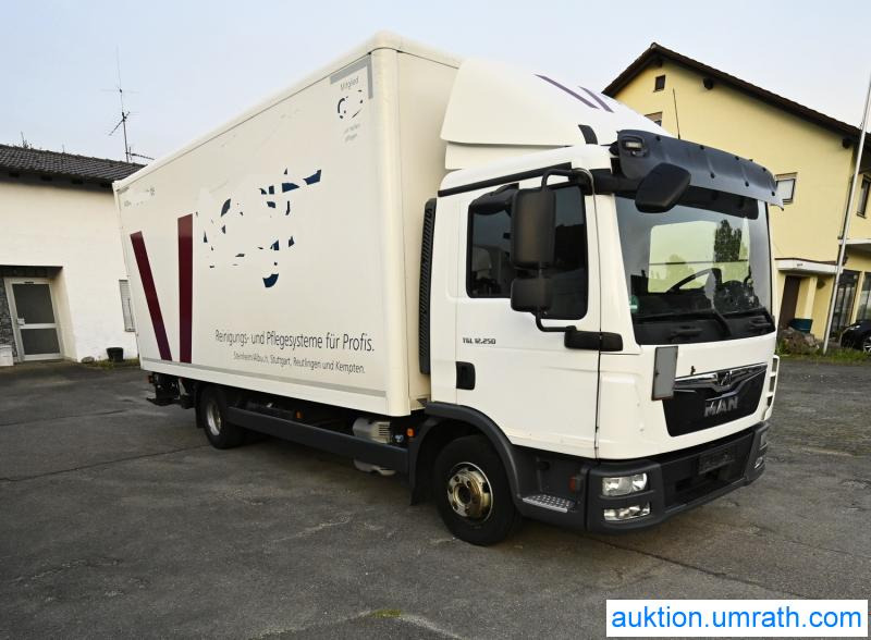 MAN MAN TGL 12.250 4x2 L/BL Koffer Ladebordwand Klimaautomatik NAVI Luftfederung Automatikgetriebe EURO 6 - 박스 트럭 : 사진 4 MAN MAN TGL 12.250 4x2 L/BL Koffer Ladebordwand Klimaautomatik NAVI Luftfederung Automatikgetriebe EURO 6 - 박스 트럭 : 사진 4