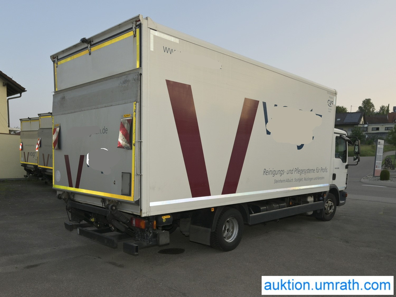 MAN TGL 12.250 4x2 L/BL Koffer Ladebordwand Klimaautomatik NAVI Luftfederung Automatikgetriebe EURO 6 - 박스 트럭 : 사진 5 MAN TGL 12.250 4x2 L/BL Koffer Ladebordwand Klimaautomatik NAVI Luftfederung Automatikgetriebe EURO 6 - 박스 트럭 : 사진 5