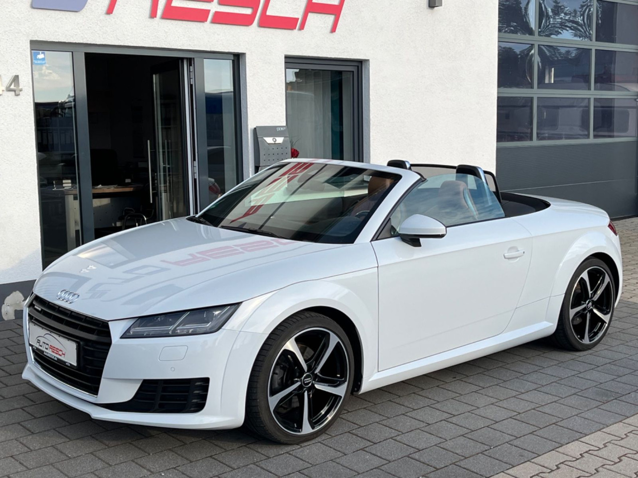 Audi TT Roadster 2.0 TFSI quattro - 차량 : 사진 2 Audi TT Roadster 2.0 TFSI quattro - 차량 : 사진 2