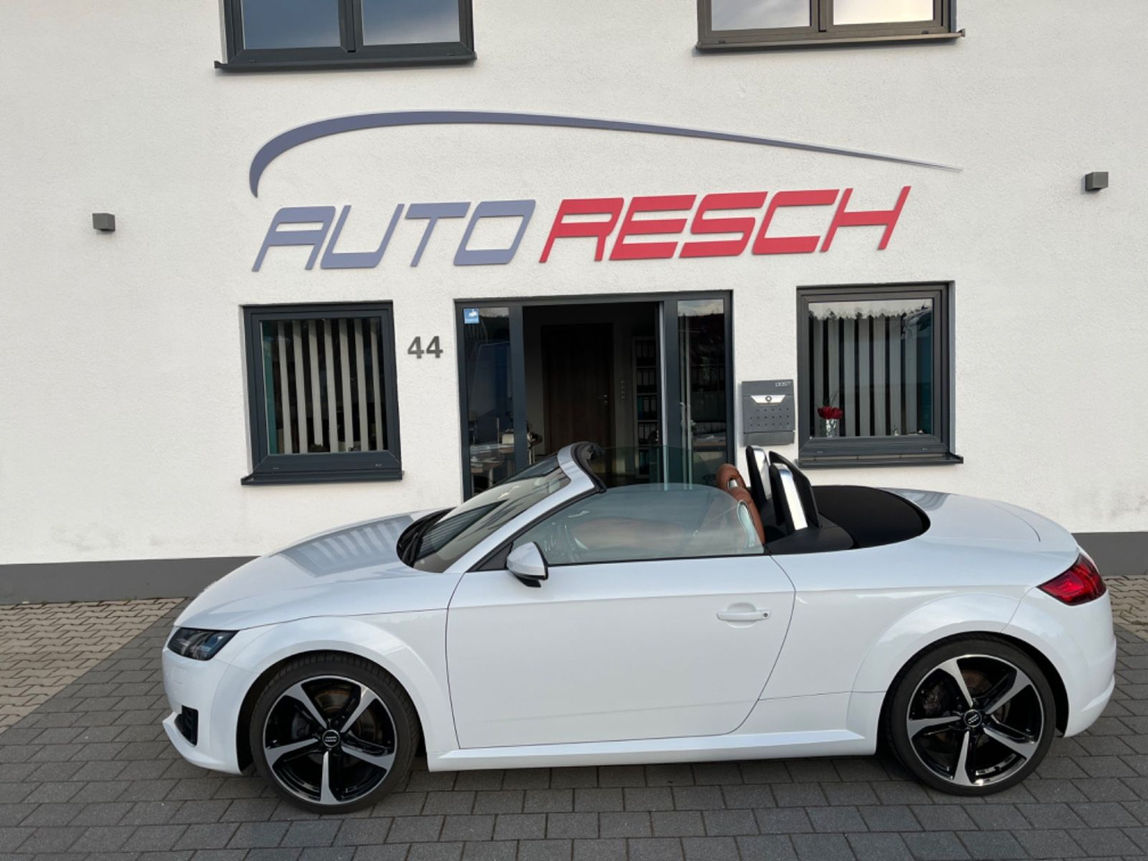 Audi TT Roadster 2.0 TFSI quattro - 차량 : 사진 5 Audi TT Roadster 2.0 TFSI quattro - 차량 : 사진 5