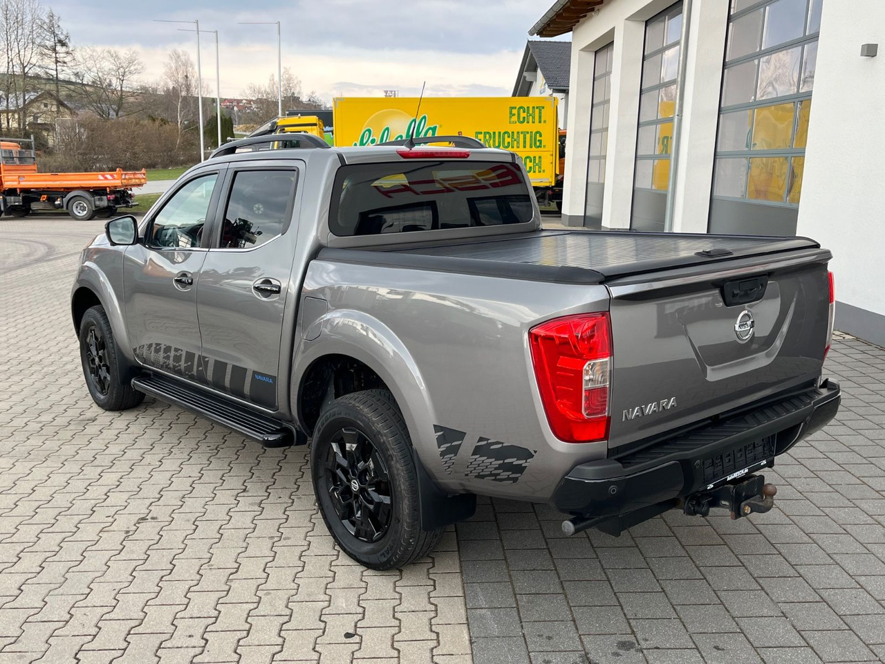 Nissan Navara NP300 N-Guard Double Cab 4x4 - SUV : 사진 5 Nissan Navara NP300 N-Guard Double Cab 4x4 - SUV : 사진 5