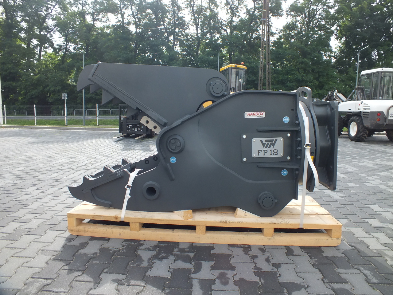 VTN FP 18 Hydraulic Rotating Pulveriser Crusher 1990 KG - 철거용 가위 굴착기 용 : 사진 2 VTN FP 18 Hydraulic Rotating Pulveriser Crusher 1990 KG - 철거용 가위 굴착기 용 : 사진 2
